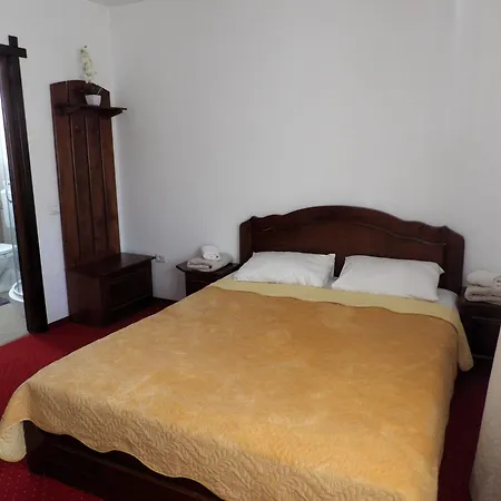 Guest house Pizza House *